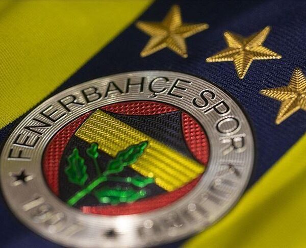 Dakotek изготовила специальную защитную майку Fenerbahçe для команды нейрохирургов PAU.
