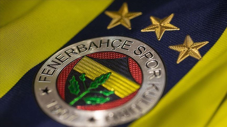 Dakotek изготовила специальную защитную майку Fenerbahçe для команды нейрохирургов PAU. 1 Dakotek изготовила специальную защитную майку Fenerbahçe для команды нейрохирургов PAU.